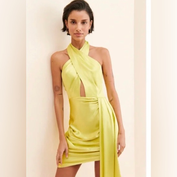Elliatt Dresses & Skirts - Elliatt x Revolve Mini Dress